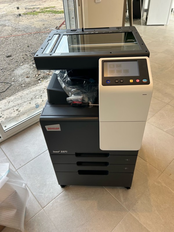 Location d'un konica minolta neuf pas cher pour un notaire à Nice 